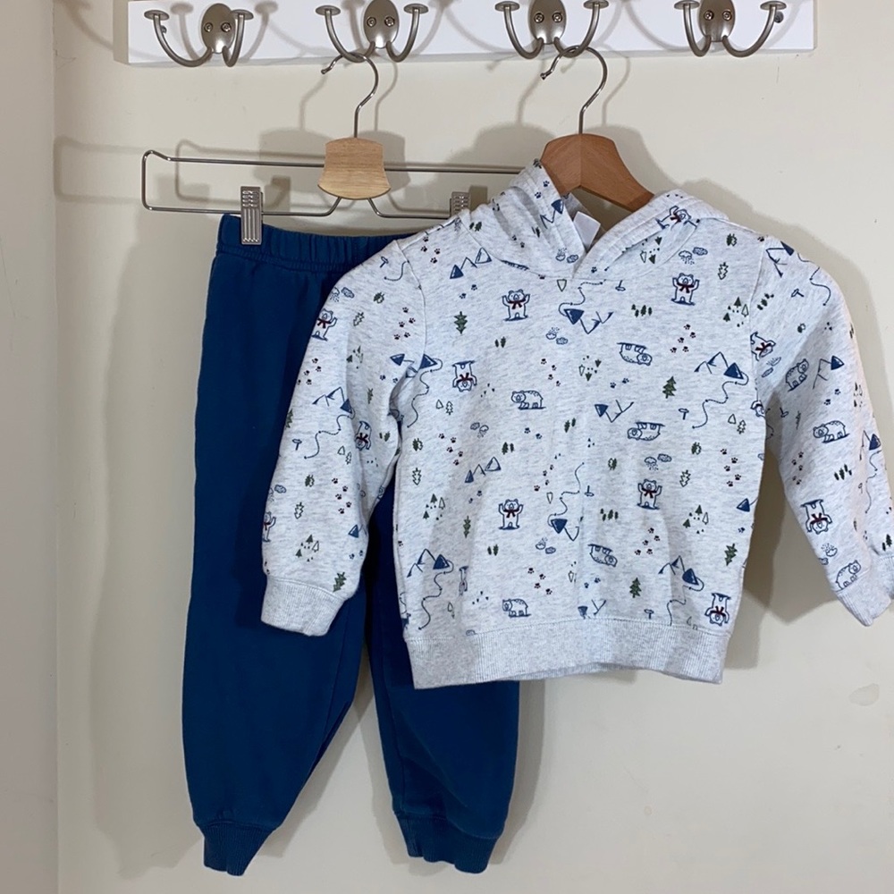 Carter’s Sweatsuit Set